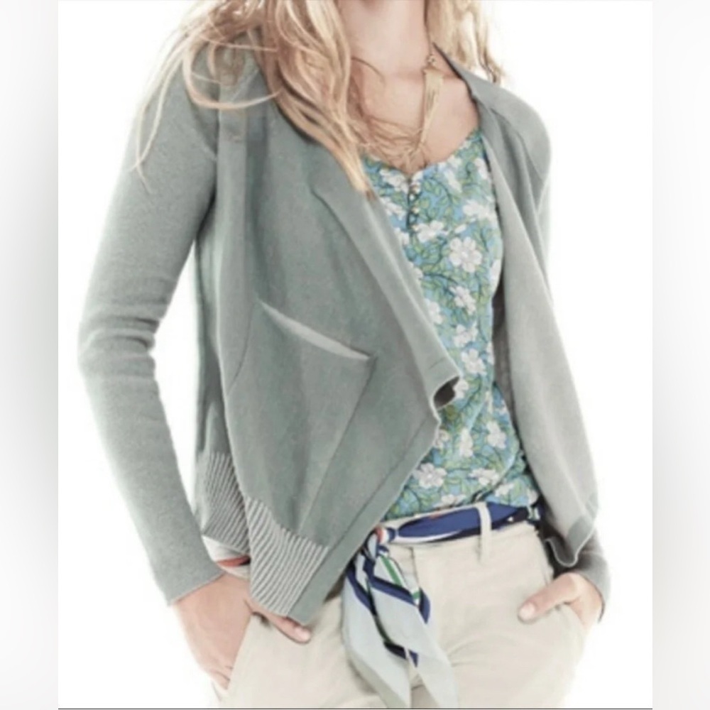 NWOT CAbi Gray Women's Open Front Cardigan Sweater - Size Medium. Style 5132